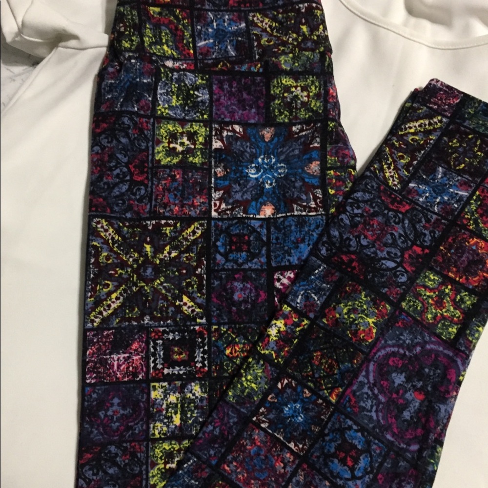 Lularoe OS Leggings Never been worn NEW!!!